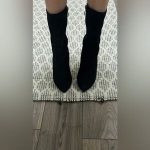 Steve Madden faux suede heeled booties (size 6, black)